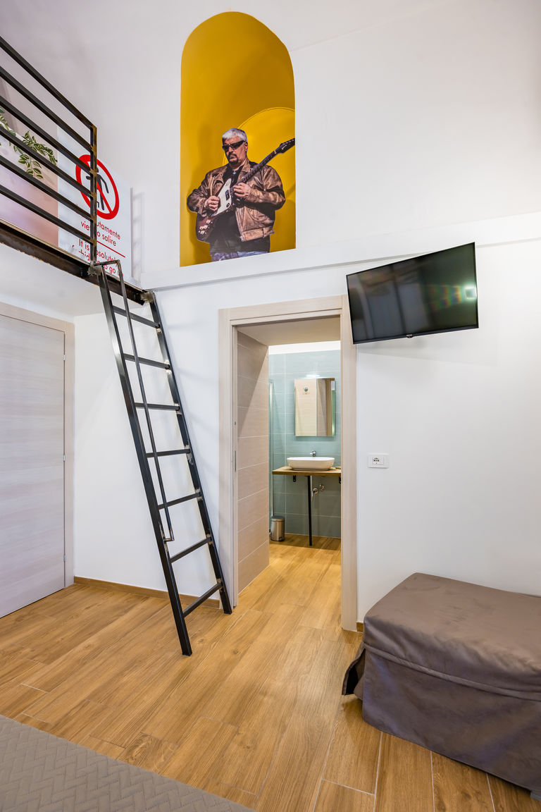 Italianway Napoli Guest Rooms Bellini - Pino Daniele -Camera classic