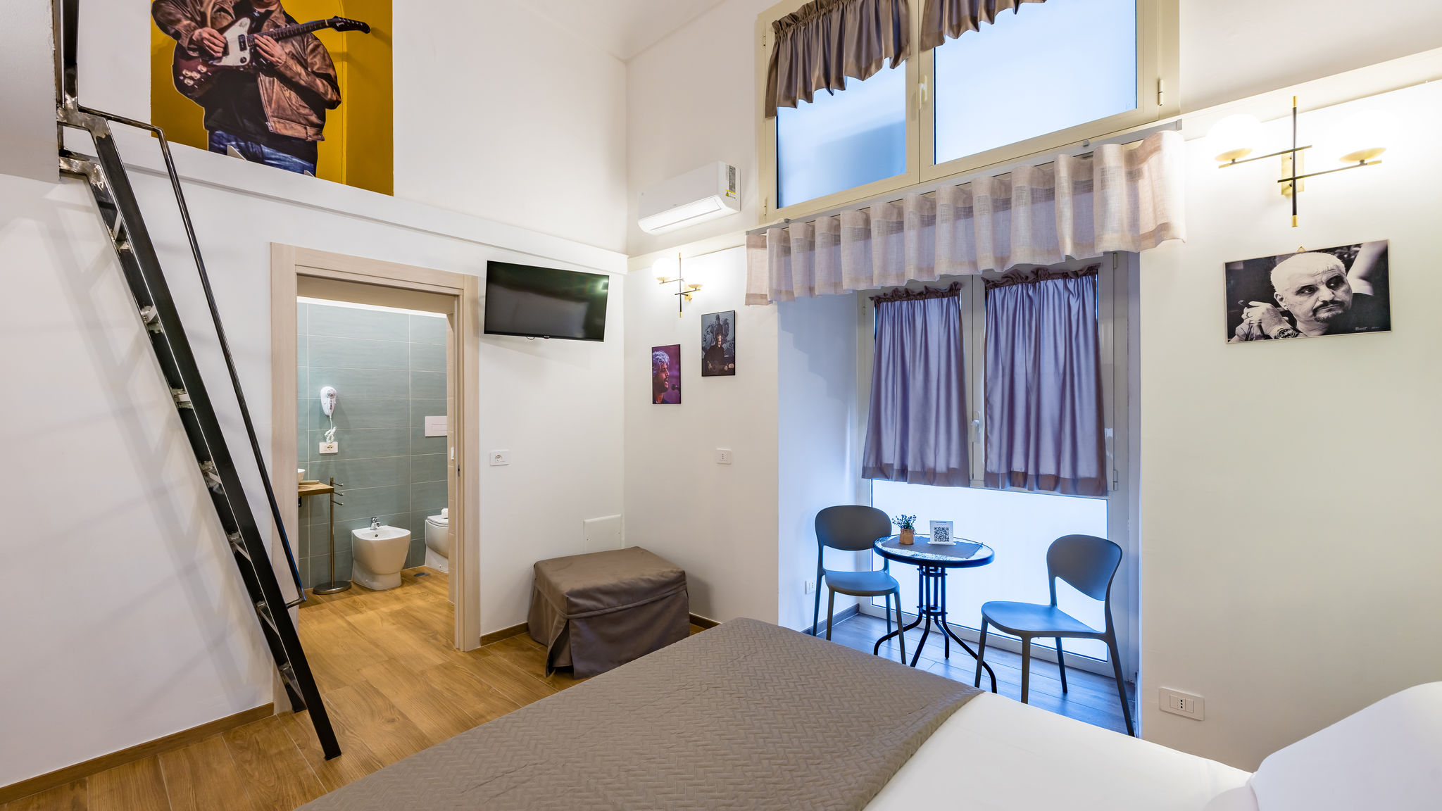 Italianway Napoli Guest Rooms Bellini - Pino Daniele -Camera classic