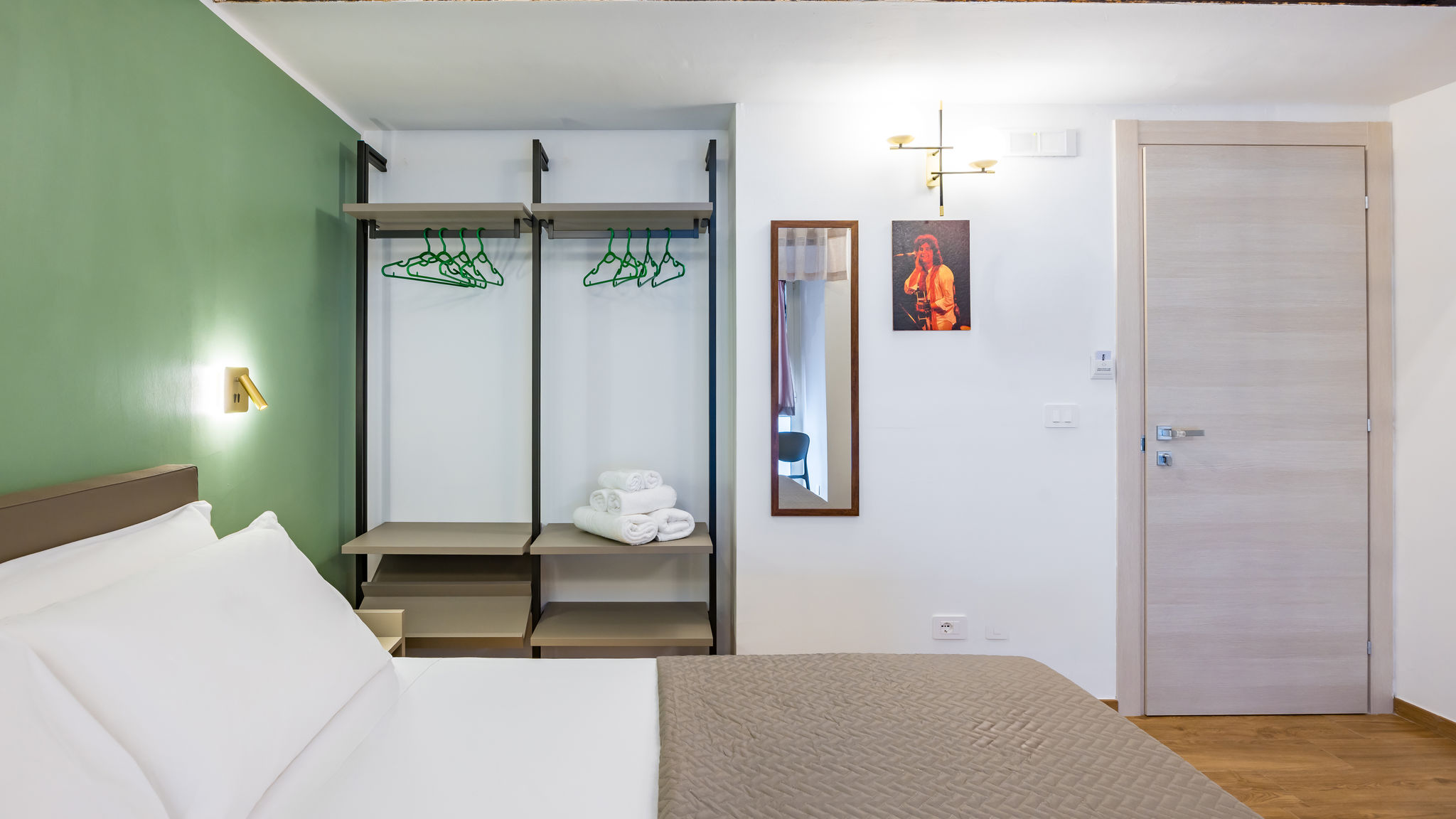 Italianway Napoli Guest Rooms Bellini - Pino Daniele -Camera classic