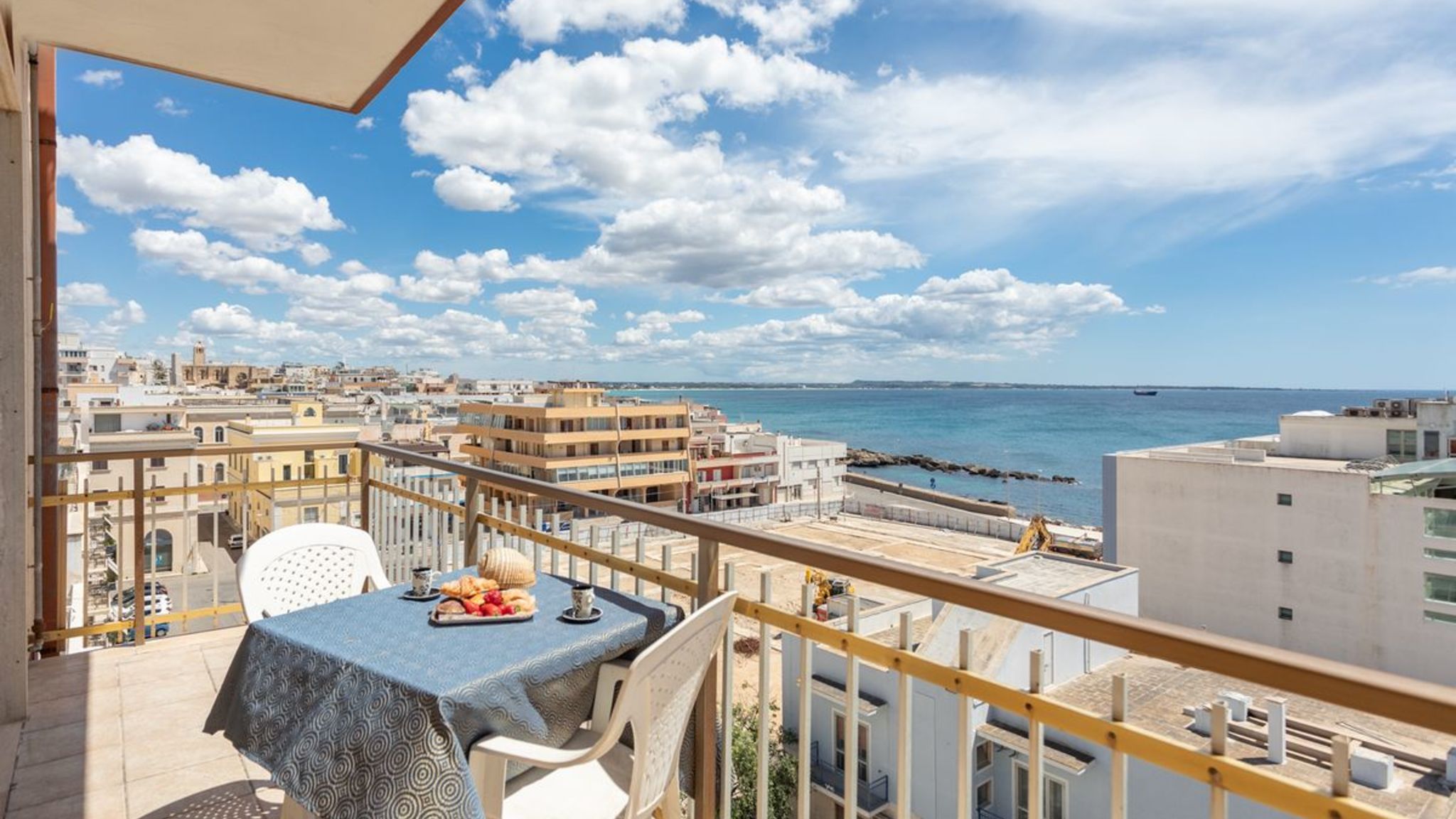 Salento Reservation Gallipoli Corso Roma vista mare - Salento Reservation