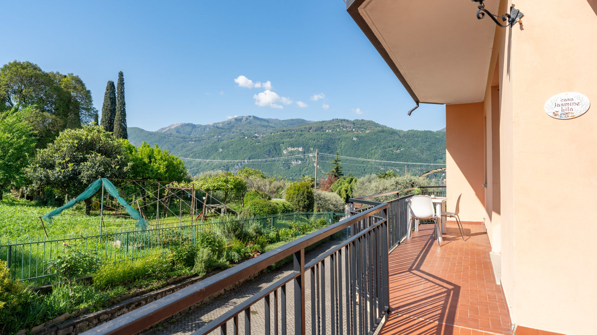 Italianway Lierna Jasmine Lilla - apartment in villa with terrace
