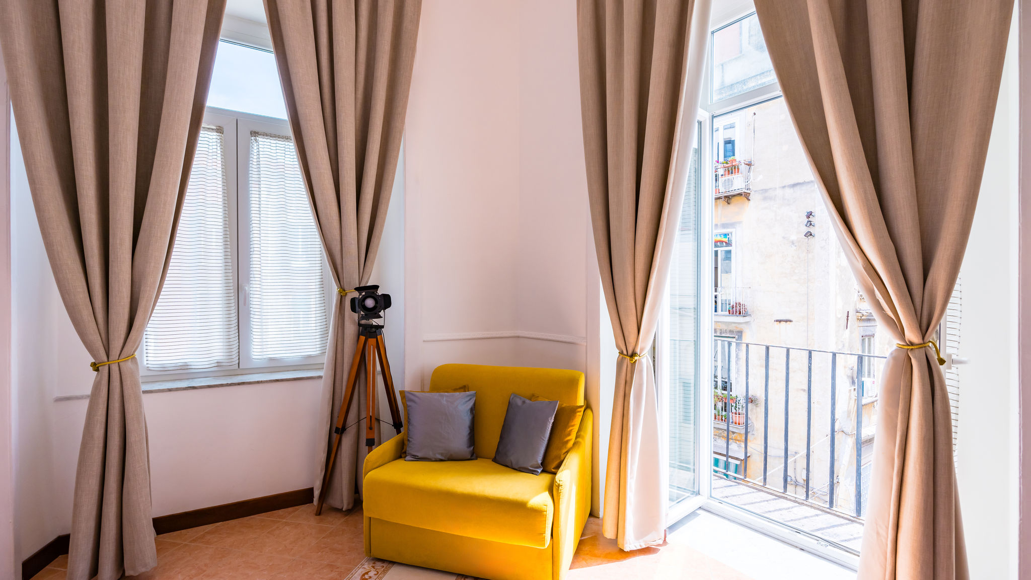 Napoliapartments.it (per Apt commercializzati) Napoli La Casa di Famiglia by NapoliApartments