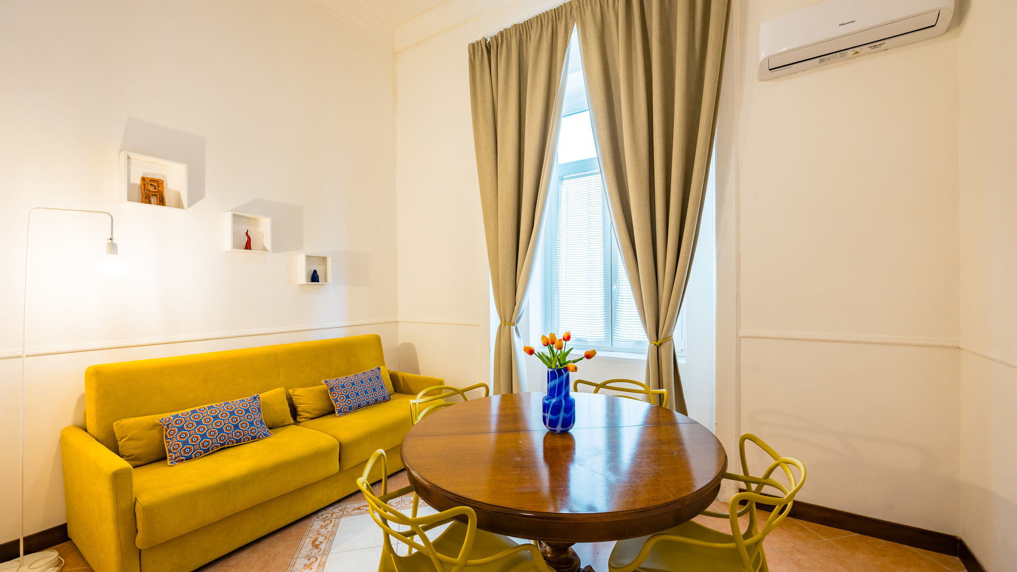 Napoliapartments.it (per Apt commercializzati) Napoli La Casa di Famiglia by NapoliApartments