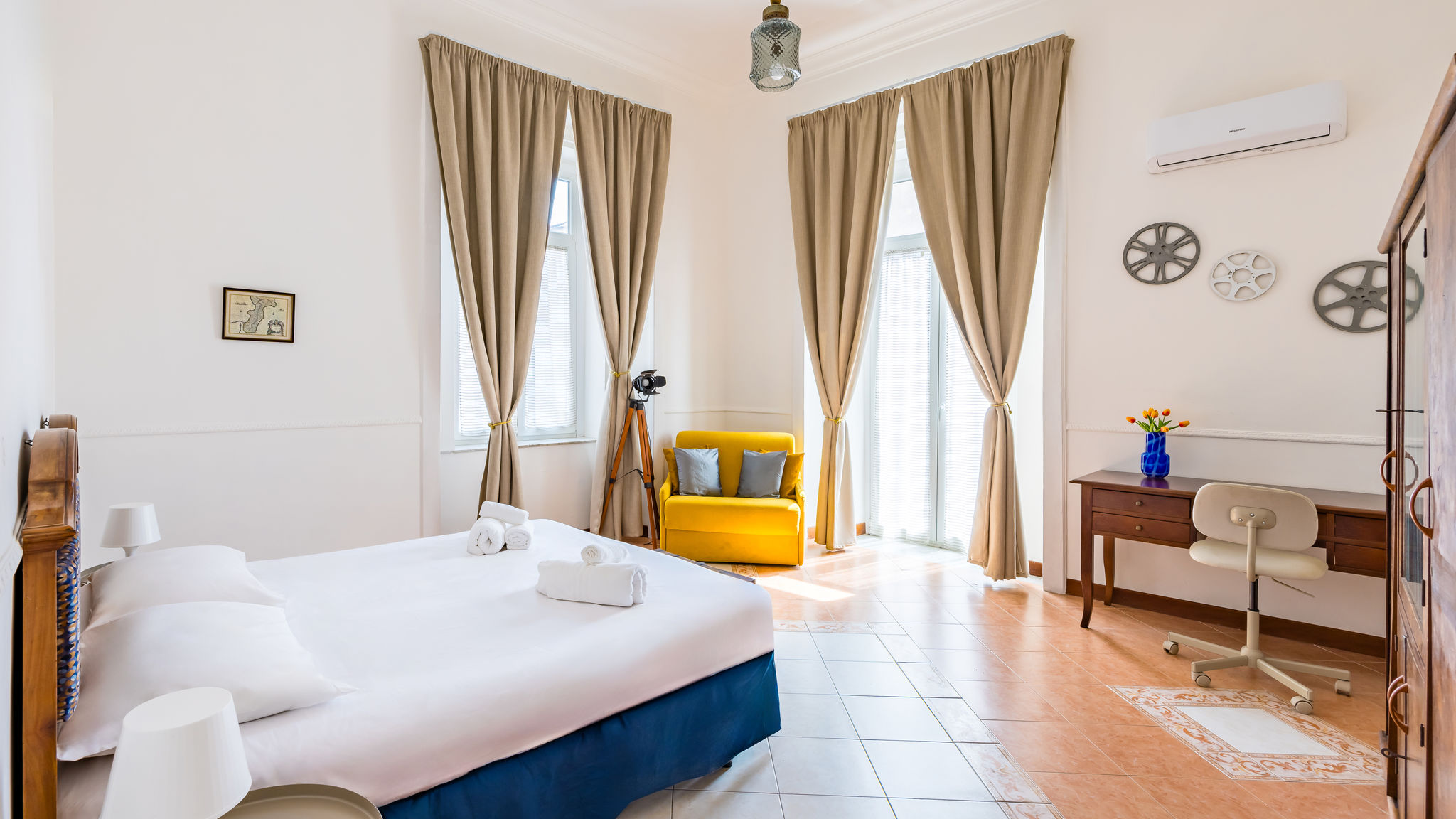 Napoliapartments.it (per Apt commercializzati) Napoli La Casa di Famiglia by NapoliApartments