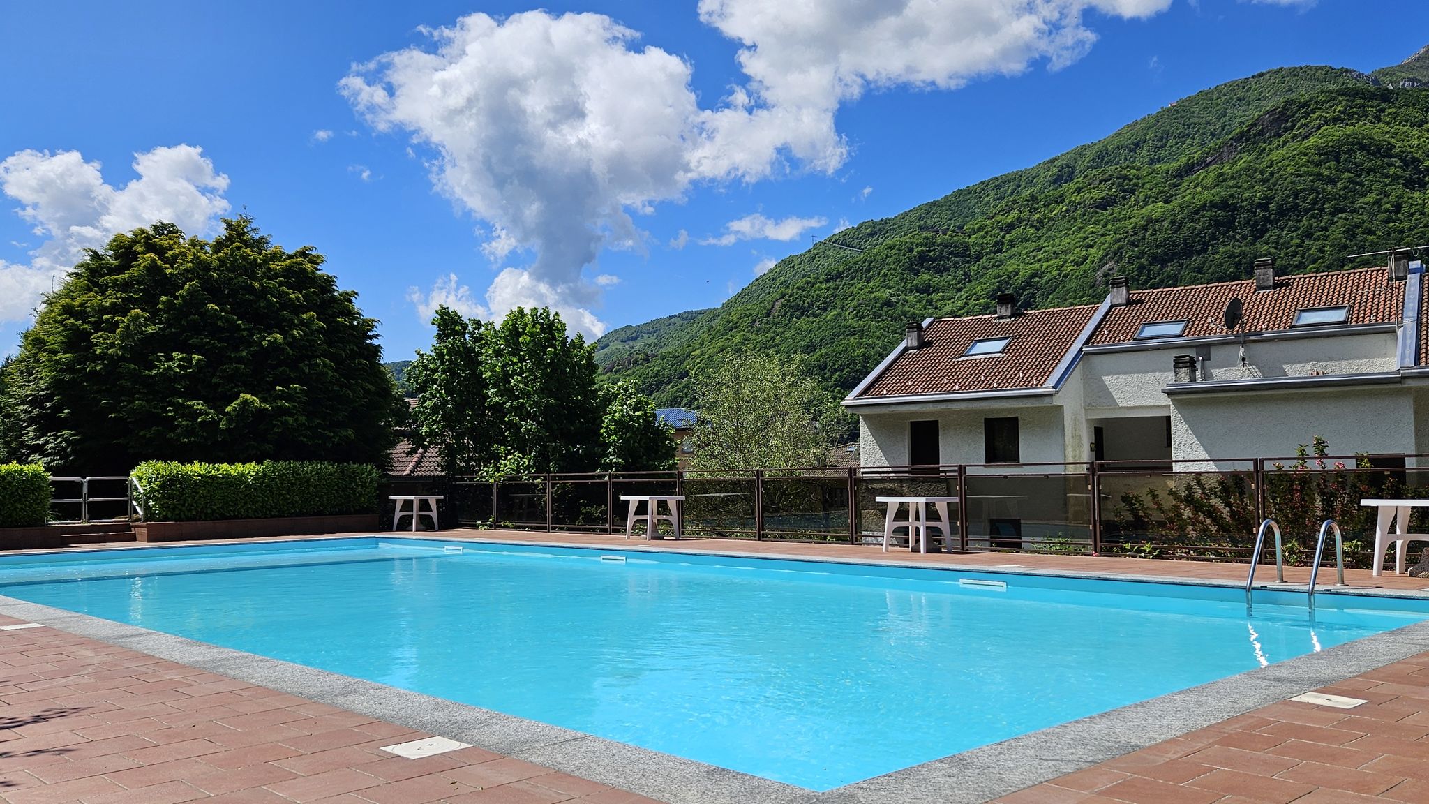 Italianway Introbio Top Panorama - Piscina