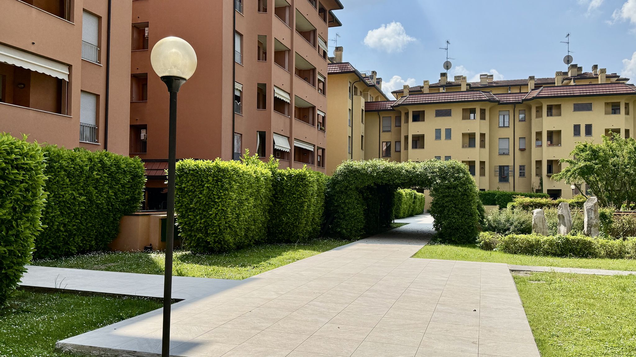 Houset Monza Cielo C18 by Houset