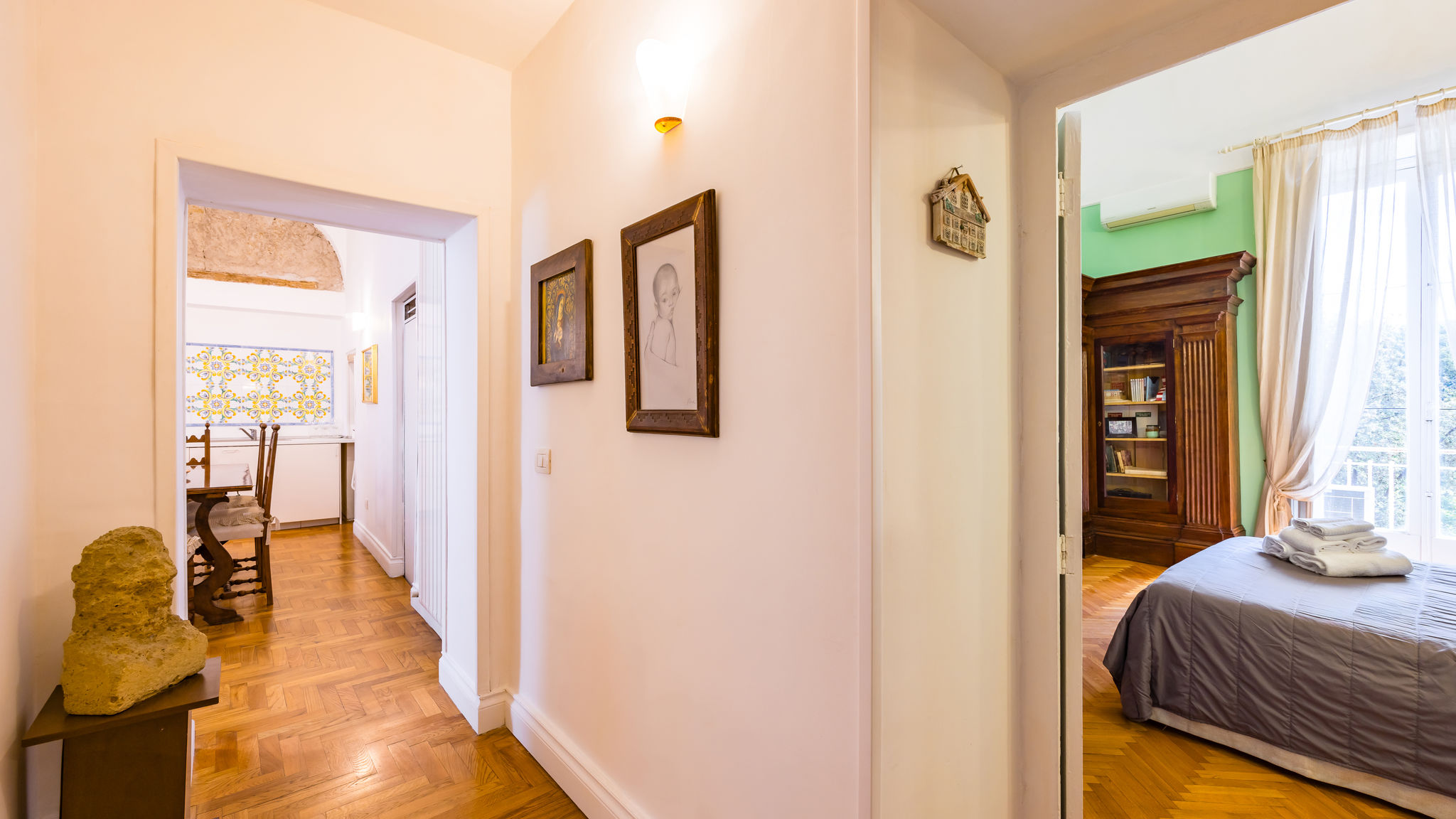 Napoliapartments.it (per Apt commercializzati) Napoli Cavour Art and Museum Flat by NapoliApartments