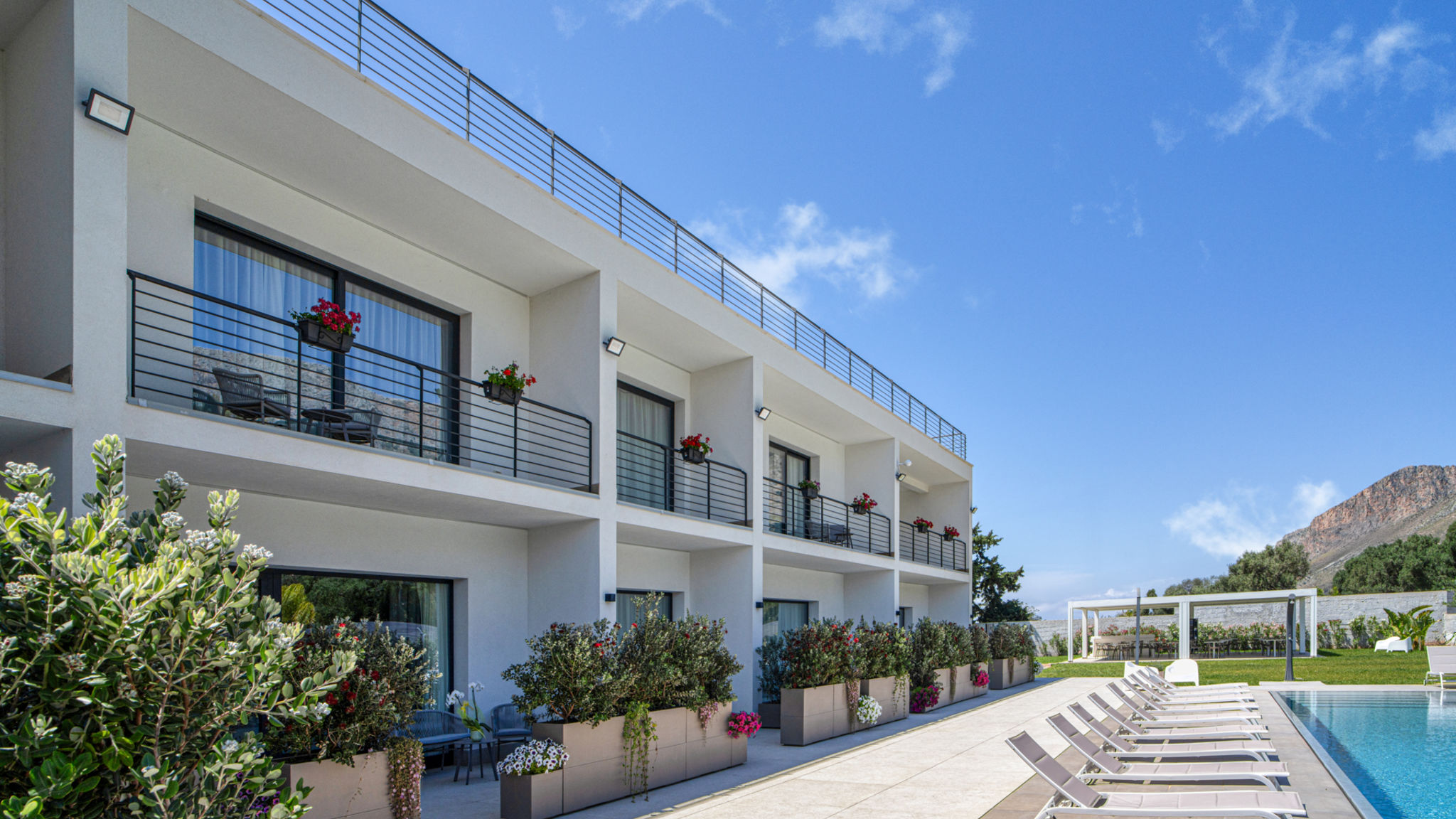 Italianway Terrasini Ella Suites Apartments