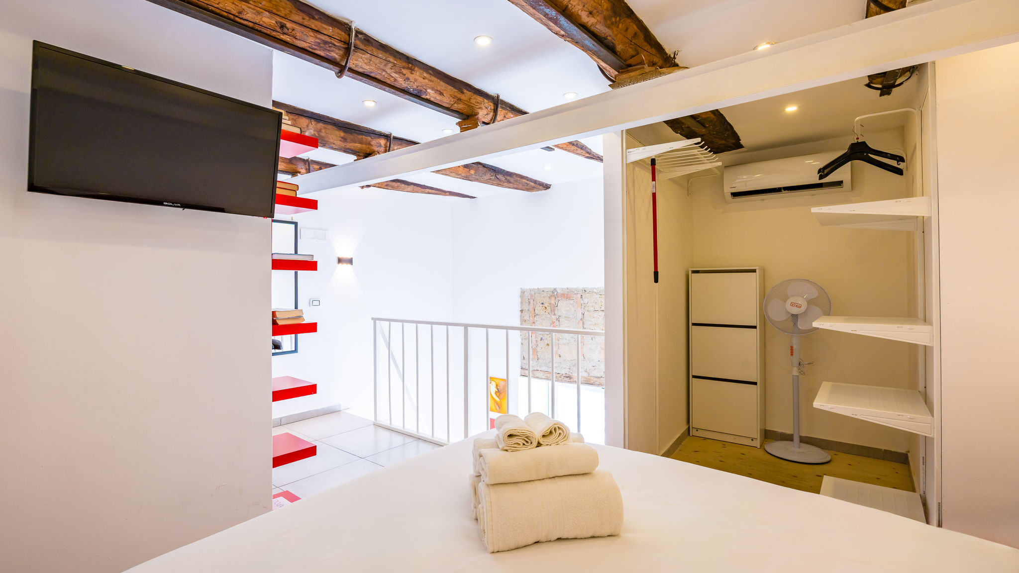 Italianway Napoli Toledo Haven by NapoliApartments