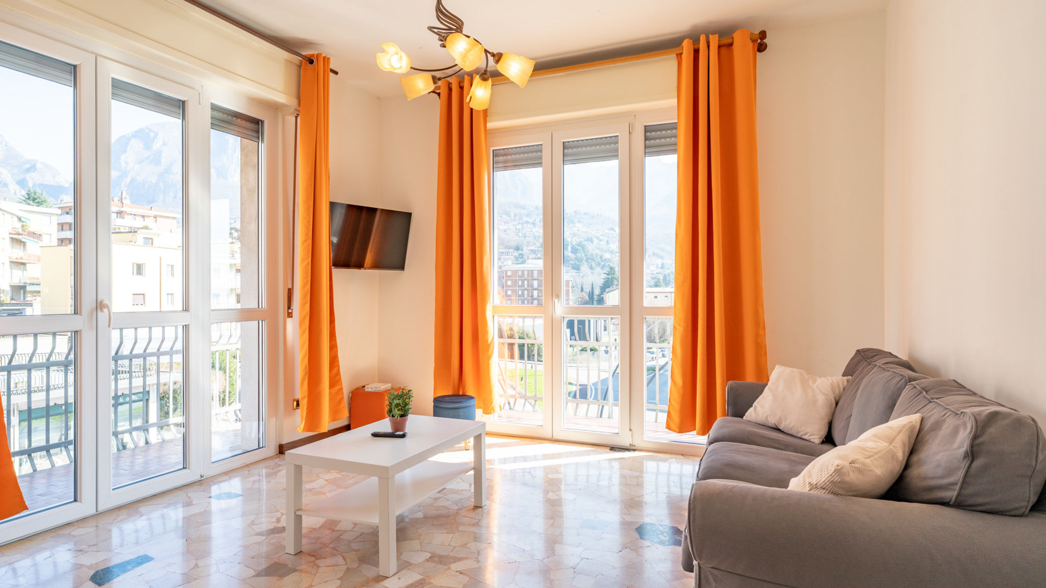 Italianway Lecco Spacious bright apartment with panoramic views