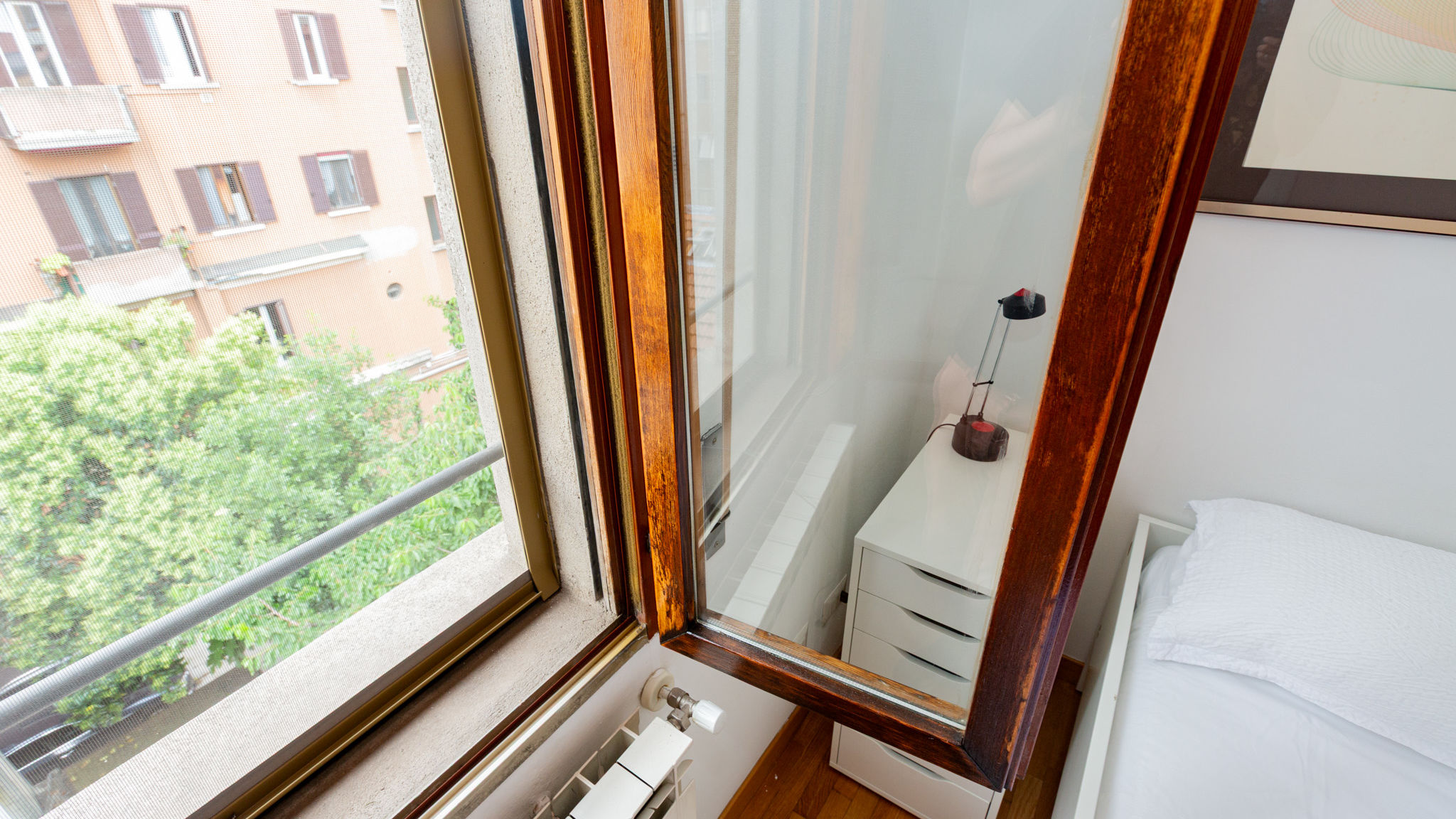 Italianway Milano INGEGNOLI1 Bright top floor apartment