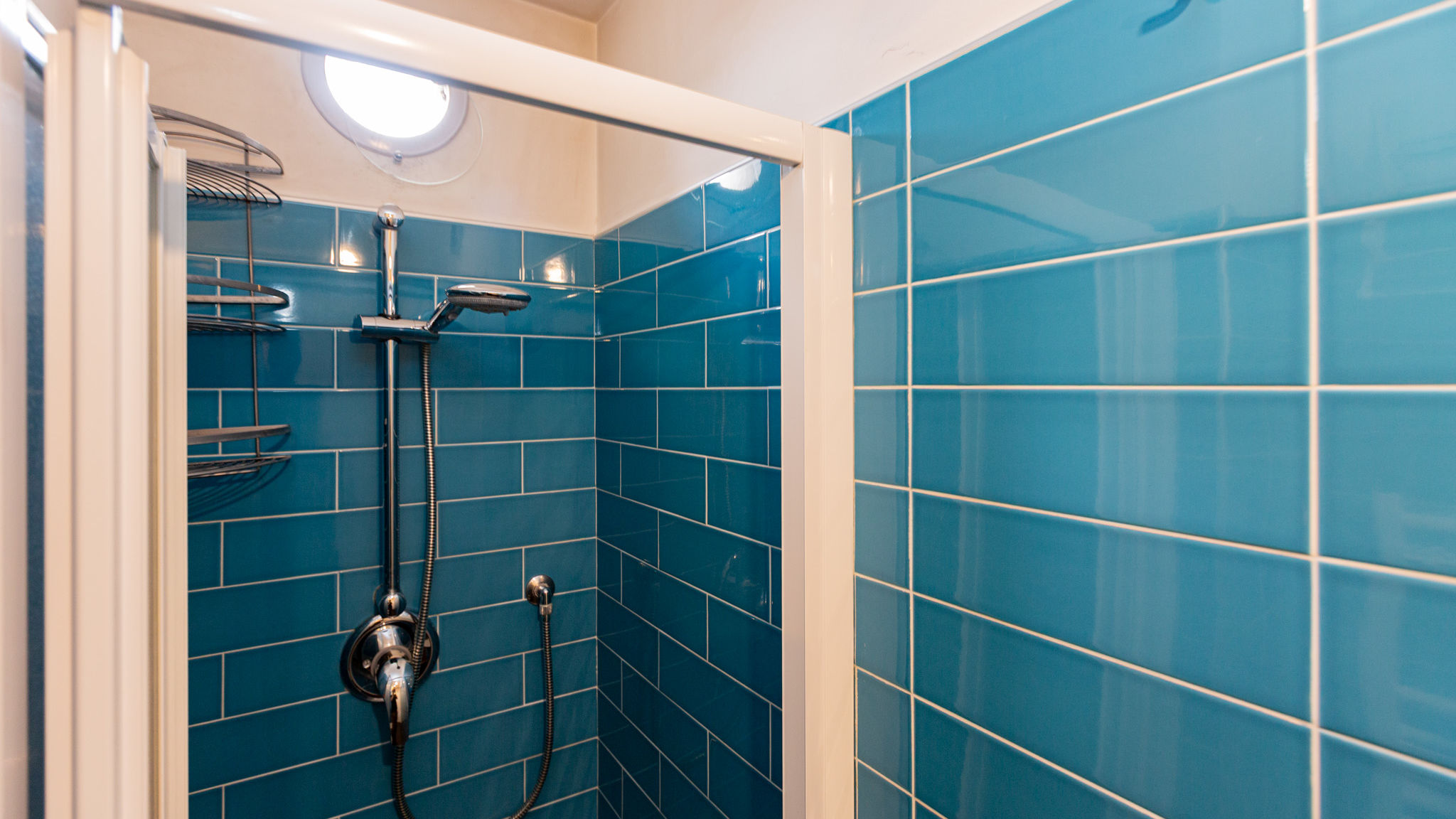 Italianway Milano INGEGNOLI1 Bright top floor apartment