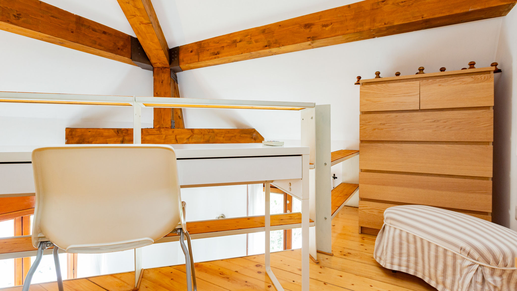 Italianway Milano INGEGNOLI1 Bright top floor apartment