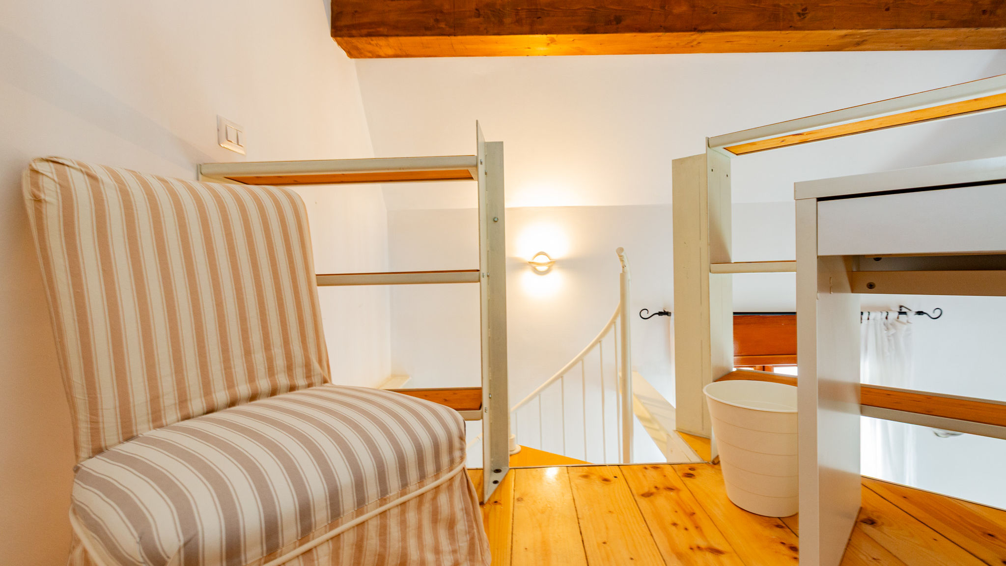 Italianway Milano INGEGNOLI1 Bright top floor apartment