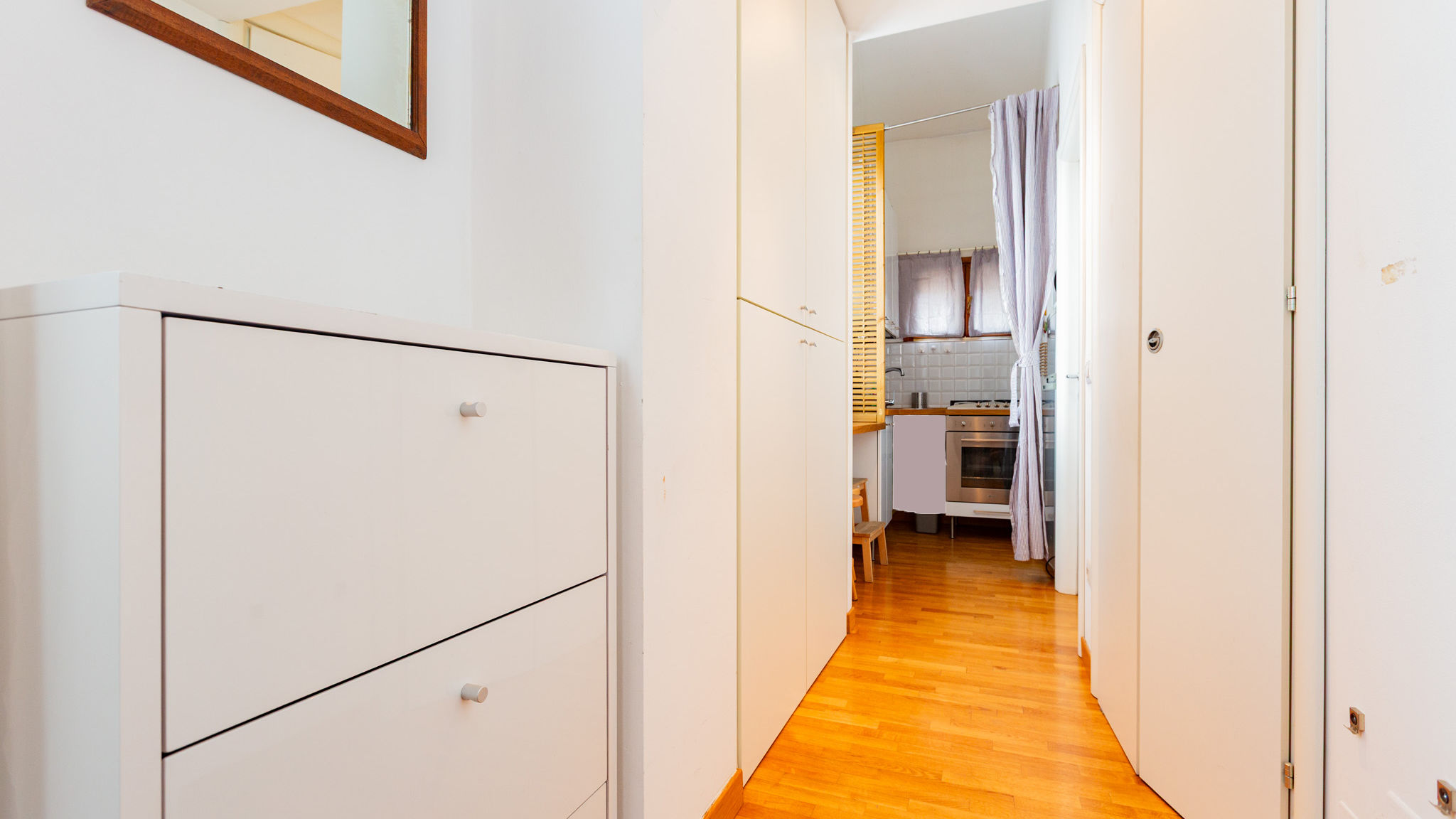 Italianway Milano INGEGNOLI1 Bright top floor apartment