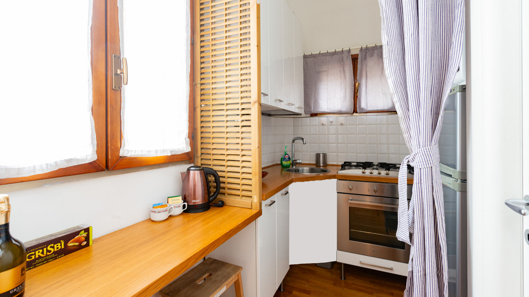 Italianway Milano INGEGNOLI1 Bright top floor apartment