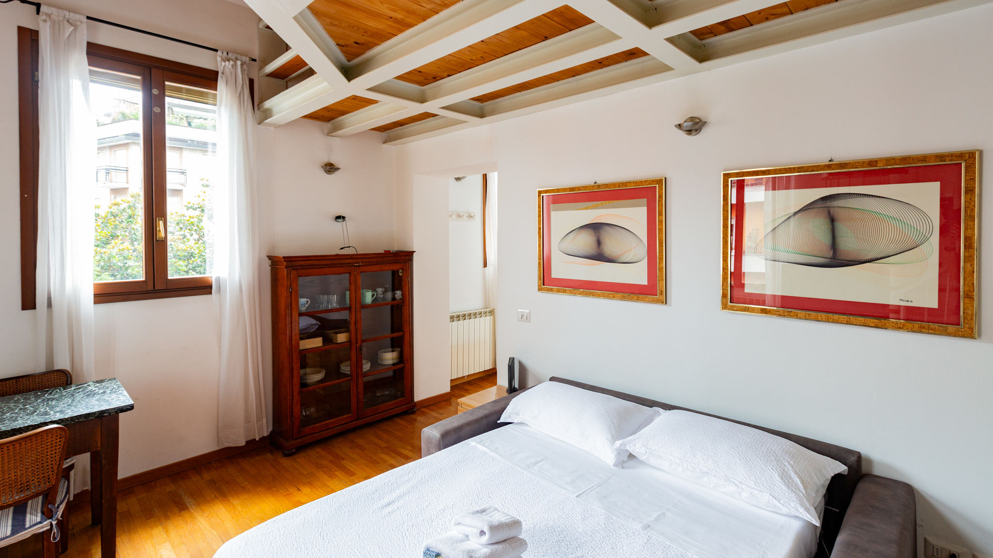 Italianway Milano INGEGNOLI1 Bright top floor apartment
