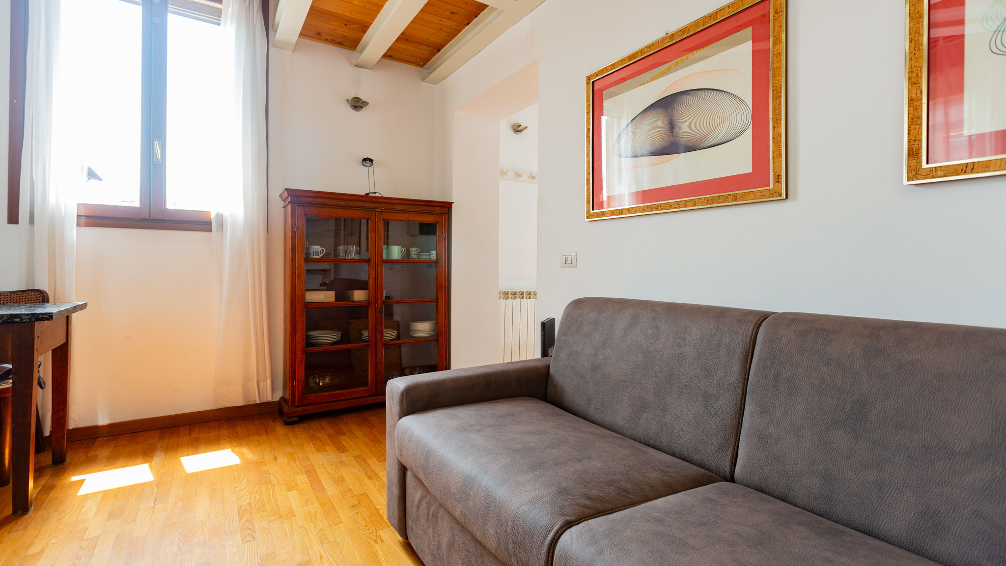 Italianway Milano INGEGNOLI1 Bright top floor apartment