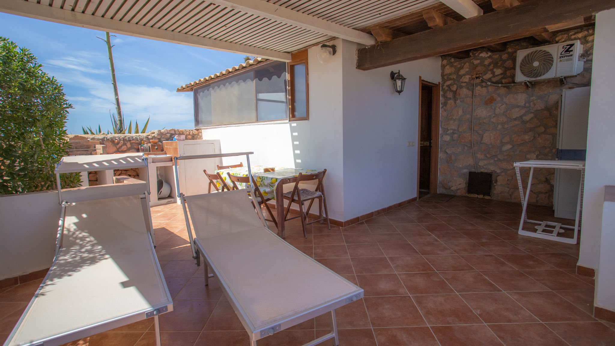 Italianway Lampedusa e Linosa Villette Cala Uccello - Lia