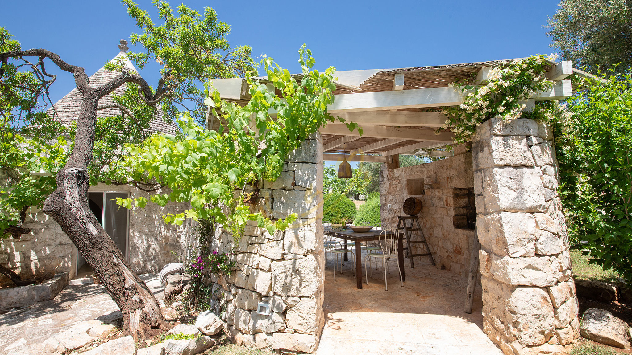 Italianway Ostuni TD Trulli Vittoriani Charme and Pure Nature w/pool