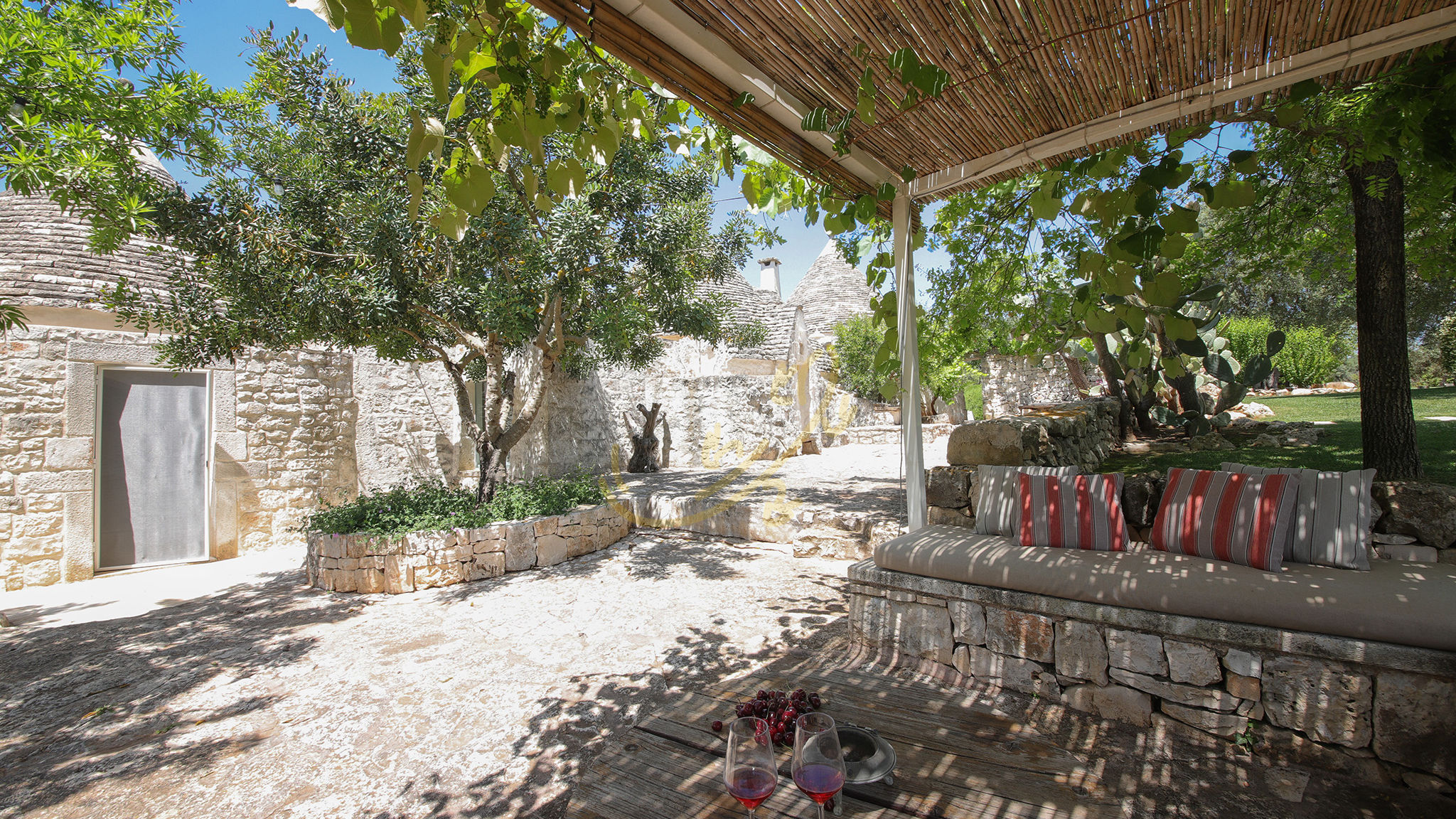 Italianway Ostuni TD Trulli Vittoriani Charme and Pure Nature w/pool
