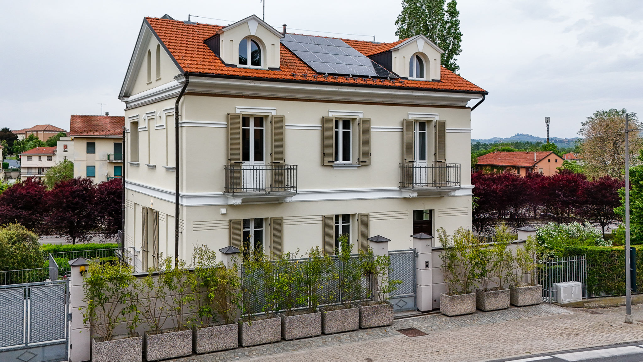 Italianway Alba Alba Palace Luxury Apartments - Yellow