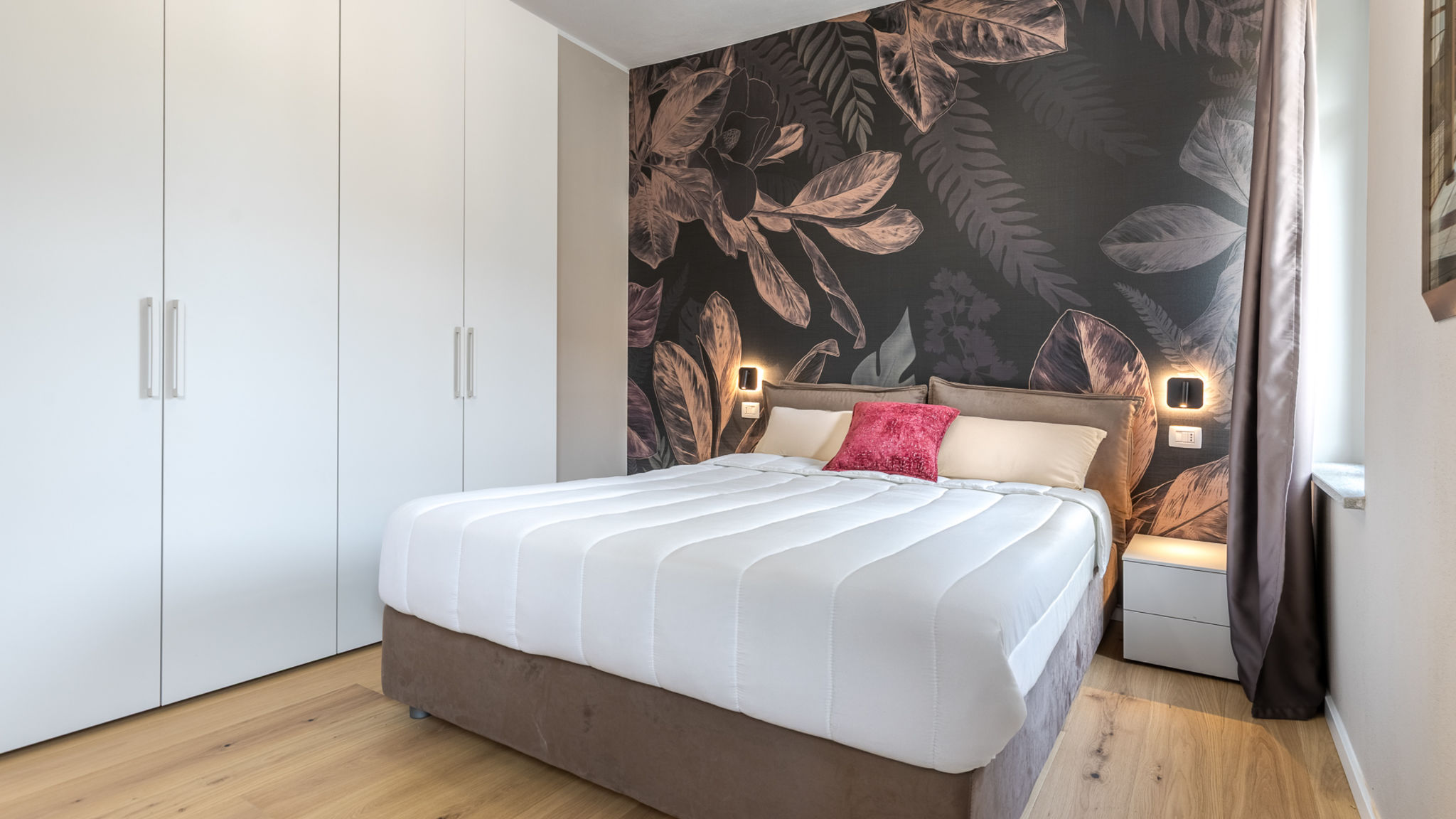 Italianway Alba Alba Palace Luxury Apartments - Red