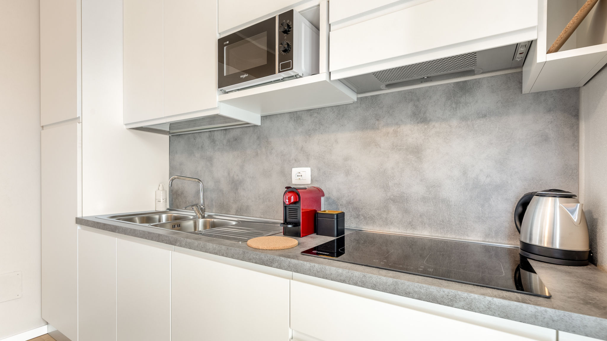 Italianway Alba Alba Palace Luxury Apartments - Red
