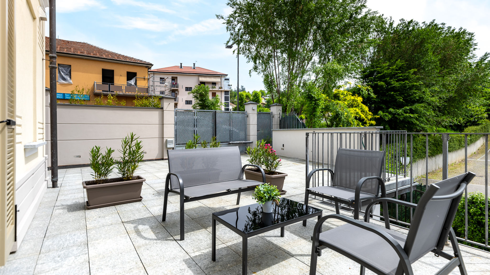 Italianway Alba Alba Palace Luxury Apartments - Red