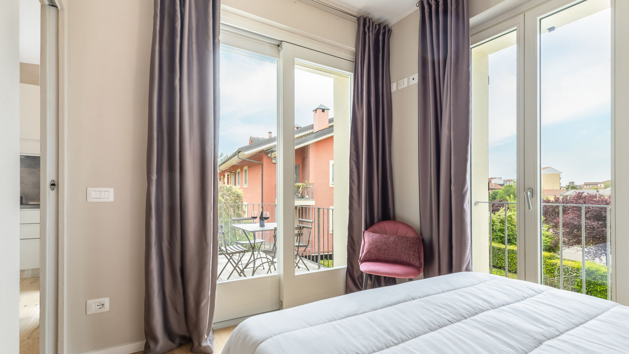 Italianway Alba Alba Palace Luxury Apartments - Red