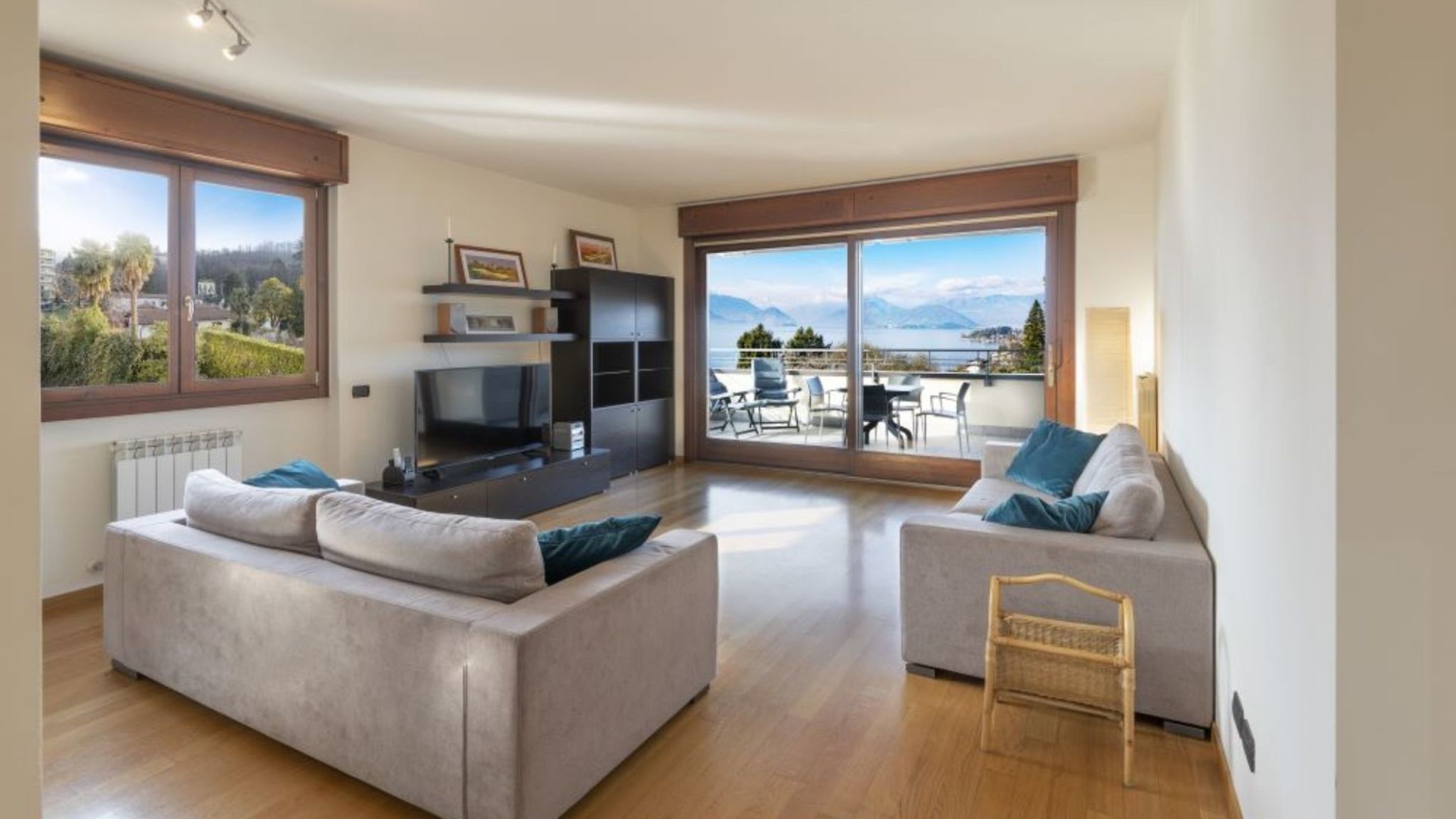 Italianway Leggiuno The House on the Lake