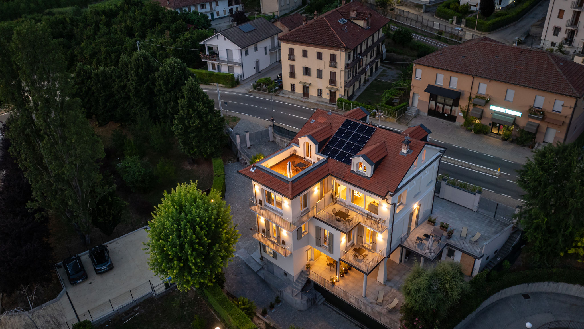 Italianway Alba Alba Palace Luxury Apartments - Pink