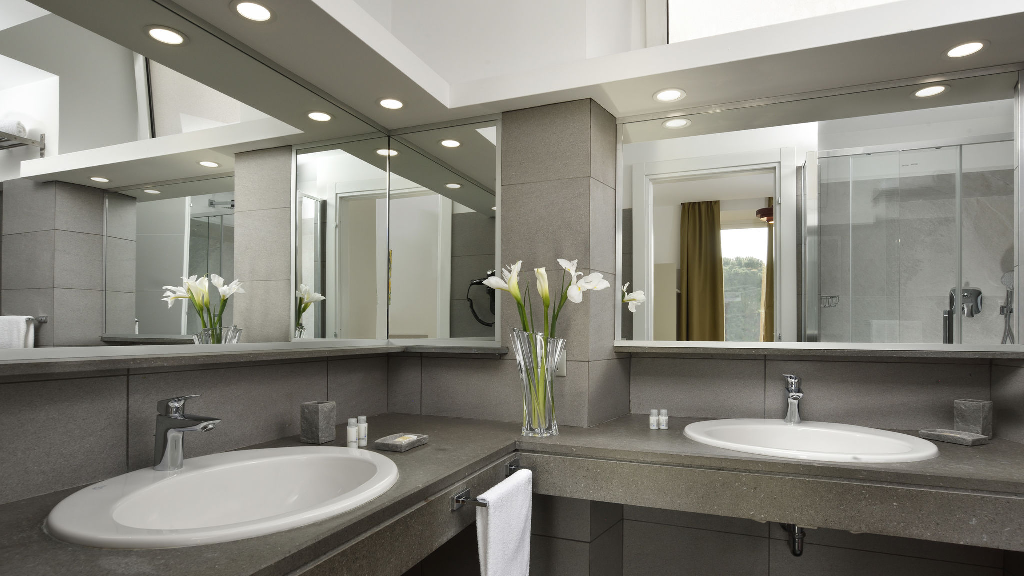 Italianway Roma Colosseo Panorama room  402  bagno esterno