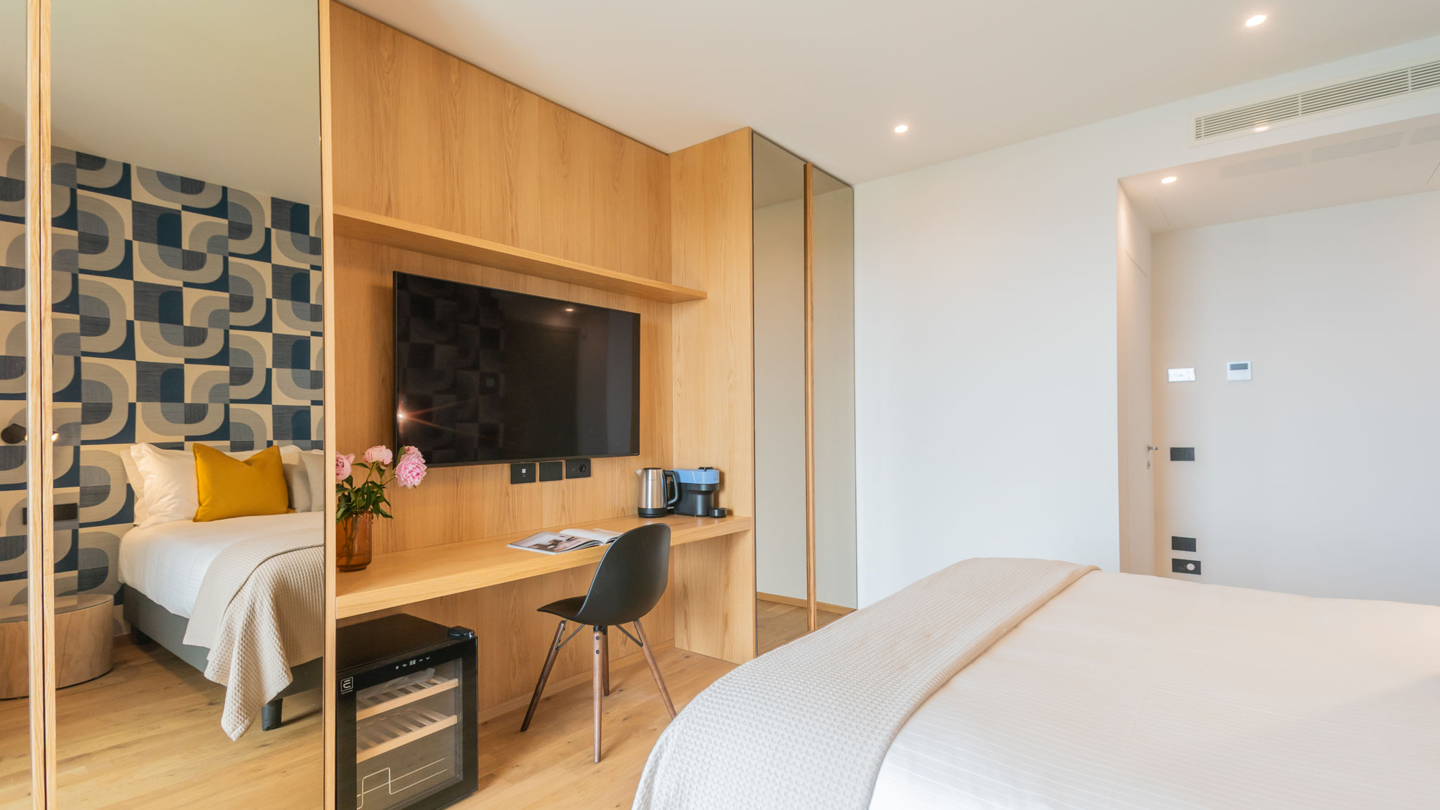 Italianway Como PureView Luxury Suites - Ground Floor with breakfast & pool 
