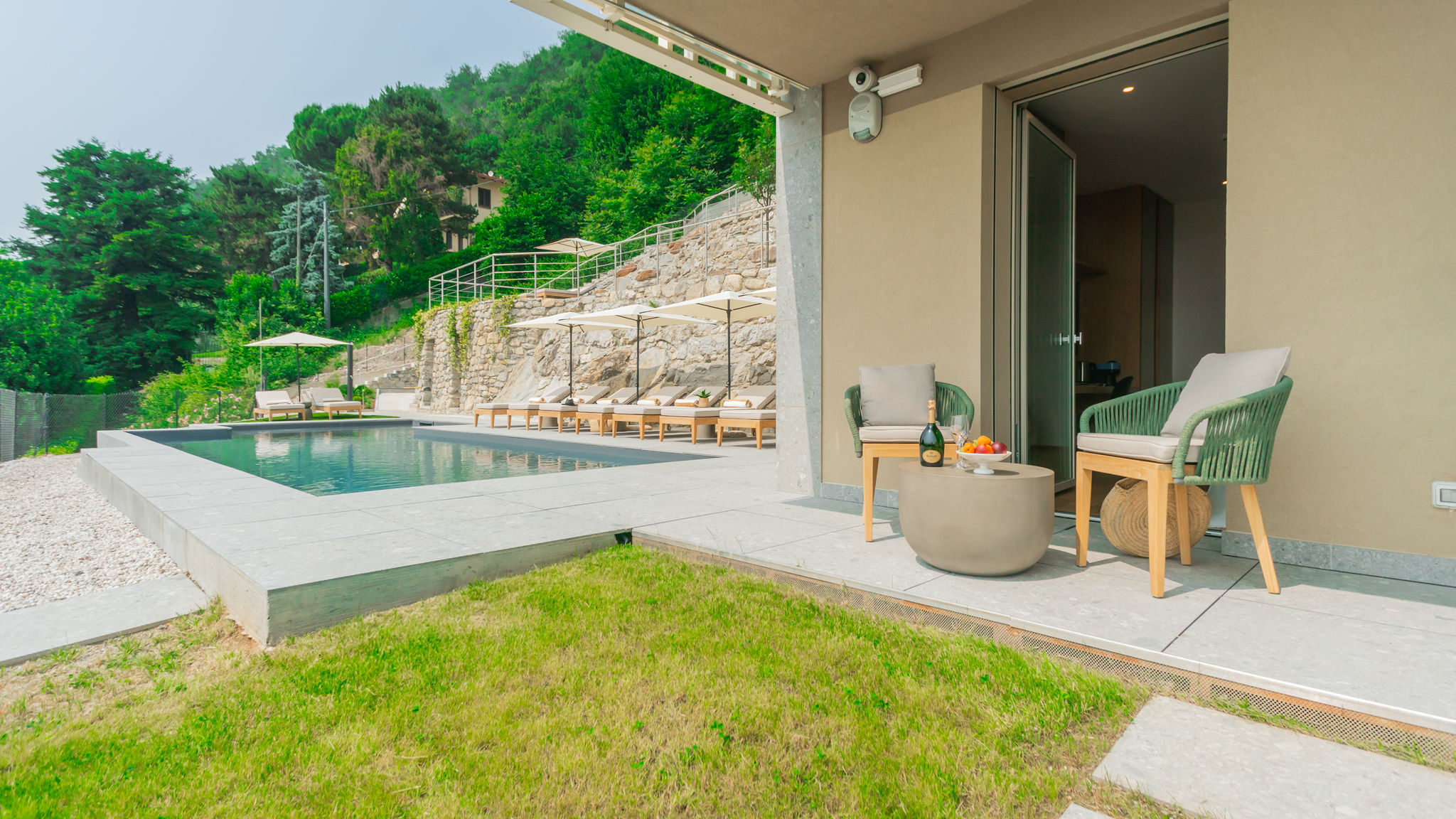 Italianway Como PureView Luxury Suites - Ground Floor with breakfast & pool 