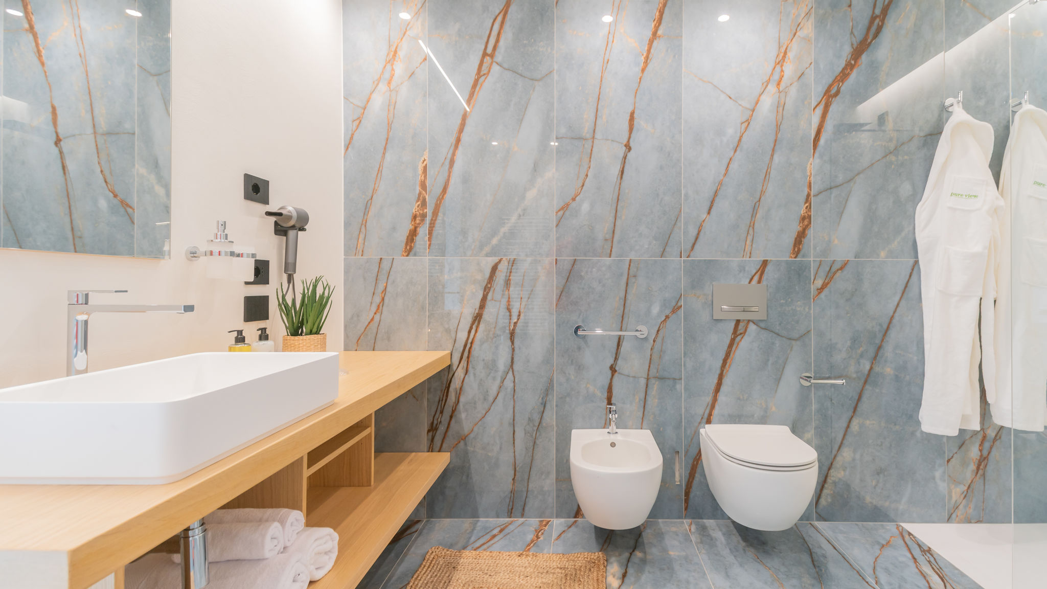 Italianway Como PureView Luxury Suites - Ground Floor with breakfast & pool 