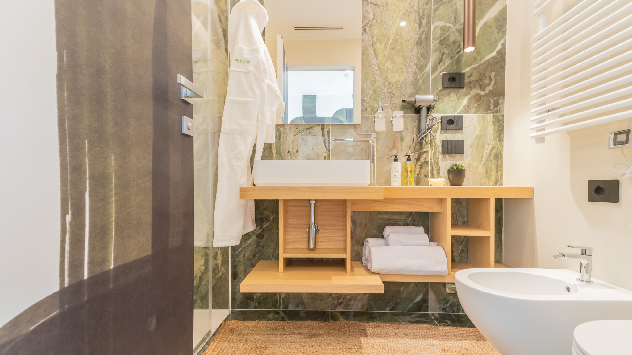 Italianway Como PureView Luxury Suites - Ground Floor with breakfast & pool 