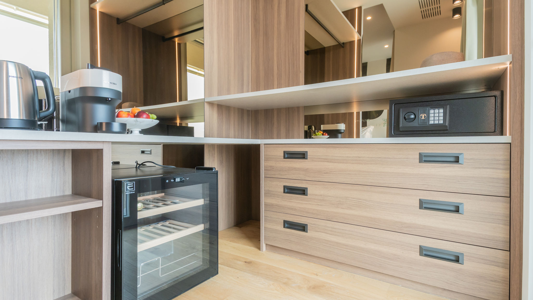 Italianway Como PureView Luxury Suites - Ground Floor with breakfast & pool 
