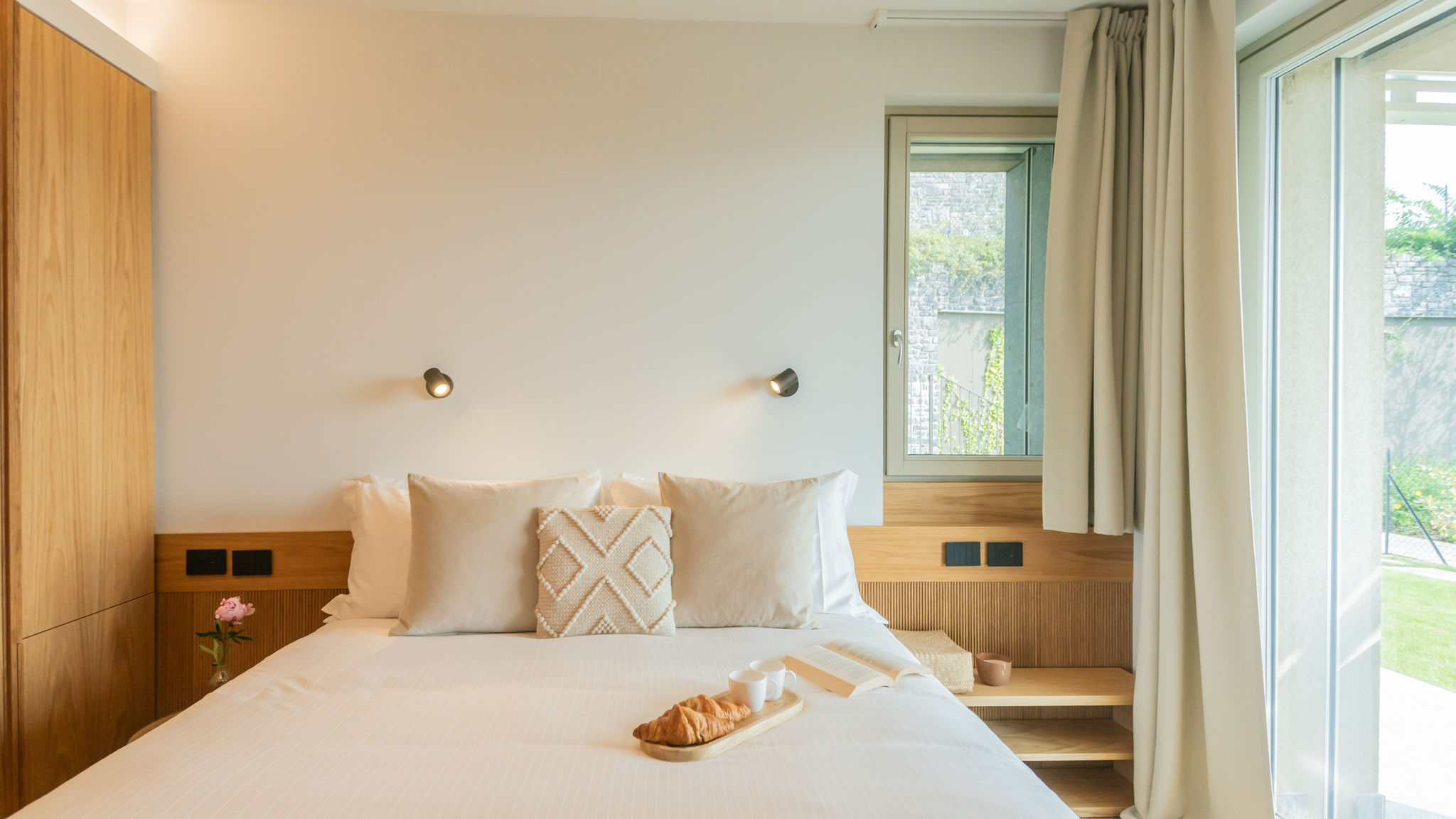Italianway Como PureView Luxury Suites - Ground Floor with breakfast & pool 