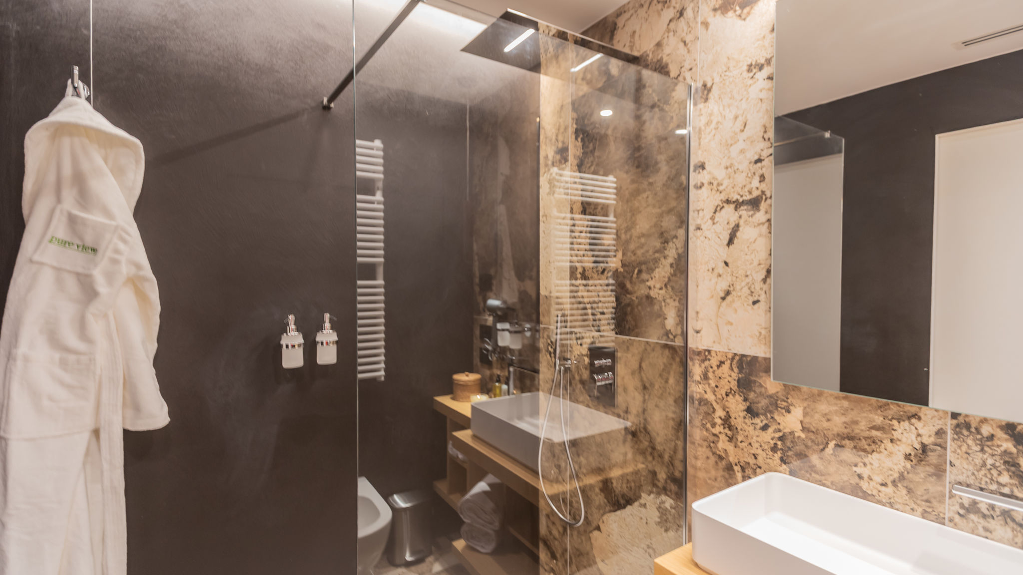 Italianway Como PureView Luxury Suites - Ground Floor with breakfast & pool 