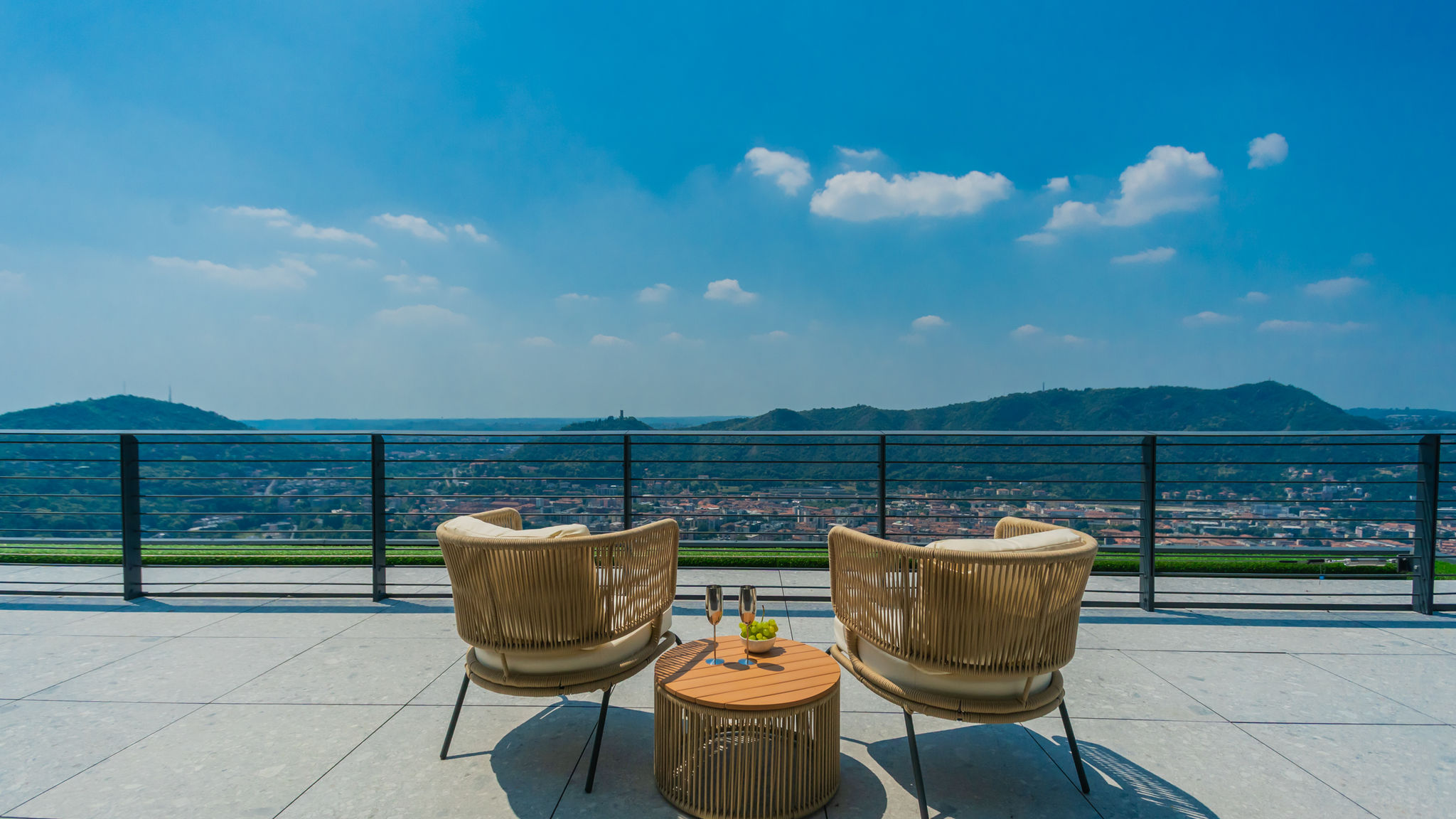 Italianway Como PureView Luxury Suites - Ground Floor with breakfast & pool 