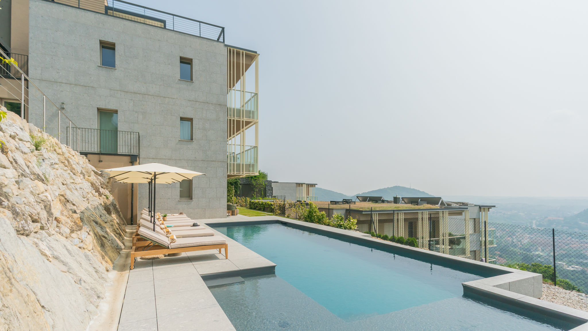 Italianway Como PureView Luxury Suites - Ground Floor with breakfast & pool 
