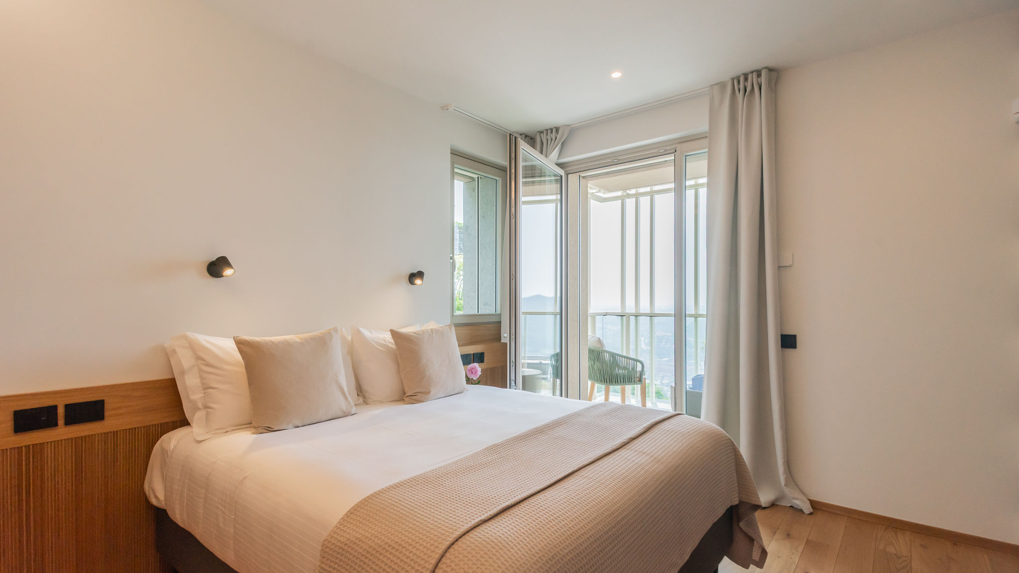 Italianway Como PureView Luxury Suites - First Floor with breakfast & pool 