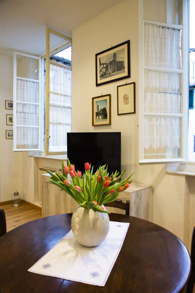 Italianway Lucca Burlamacchi House