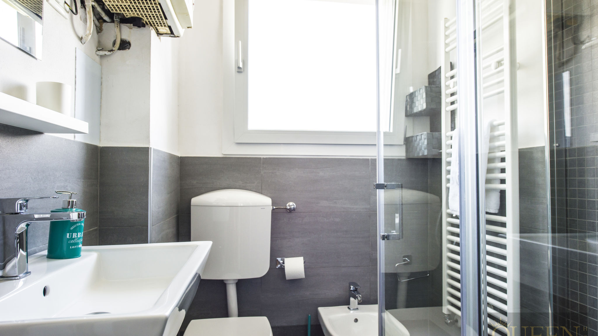 Queen Home Apartments srls Bologna Queen Home Bologna Exhibithion