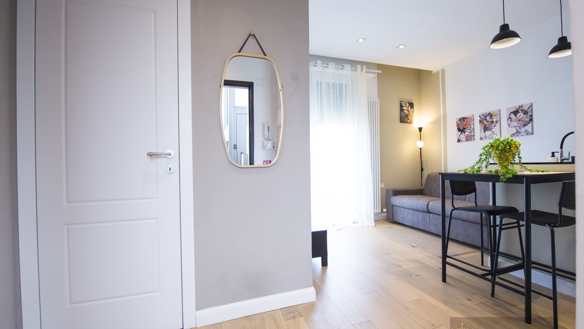 Queen Home Apartments srls Bologna Queen Home Bologna Exhibithion