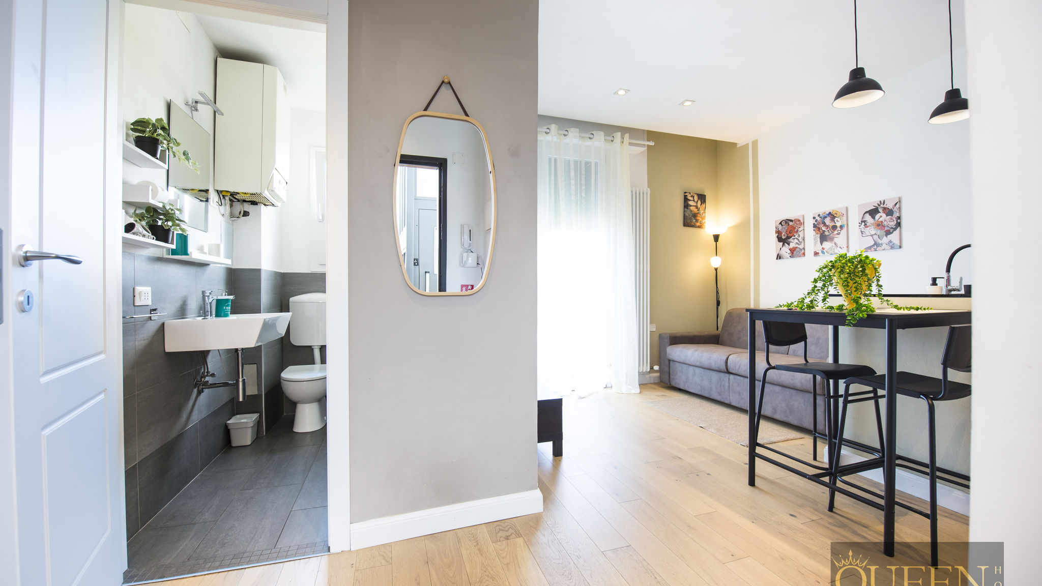 Queen Home Apartments srls Bologna Queen Home Bologna Exhibithion