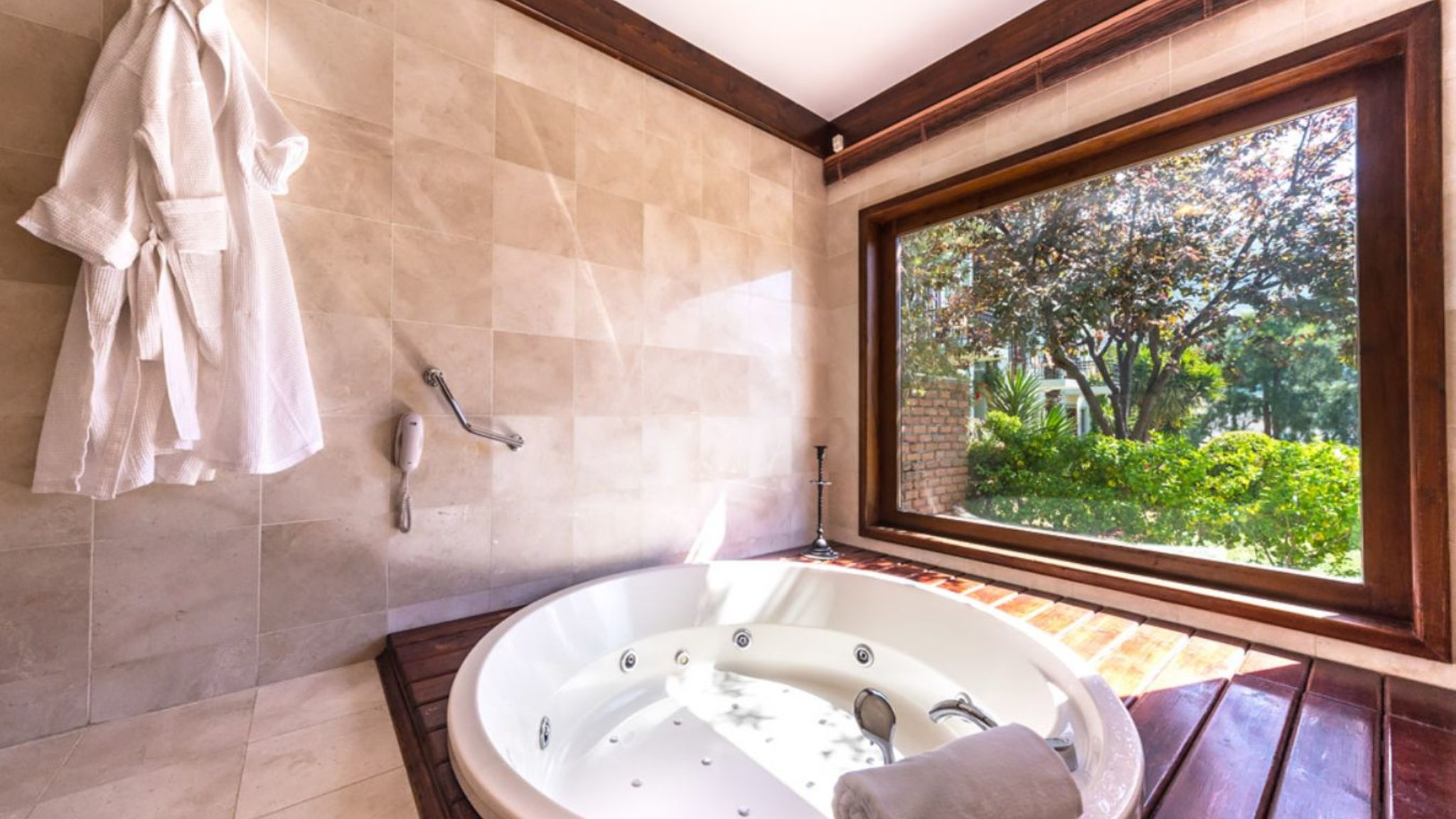 Orchard Suite Limon