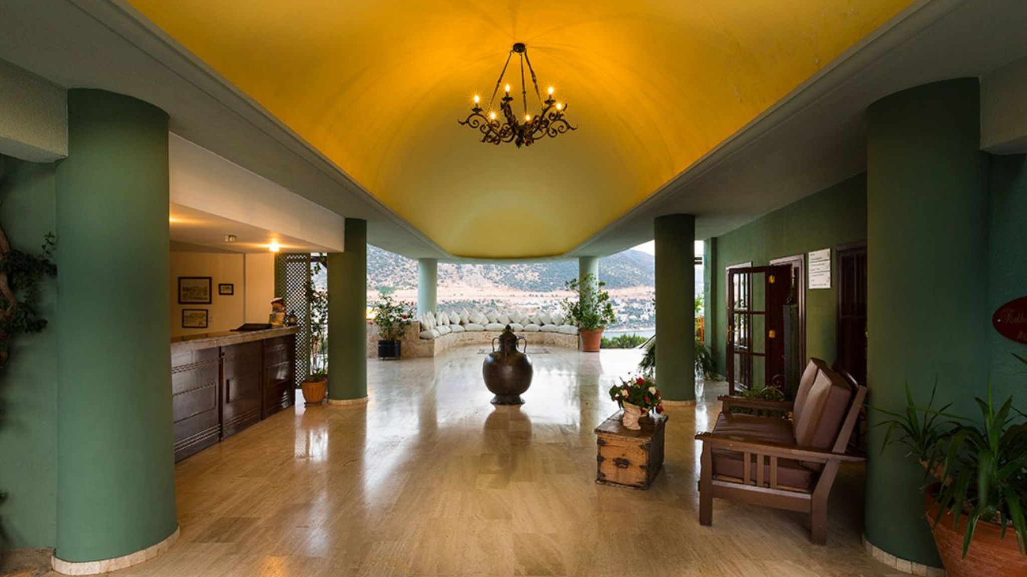 Pool Suite Opiuchus