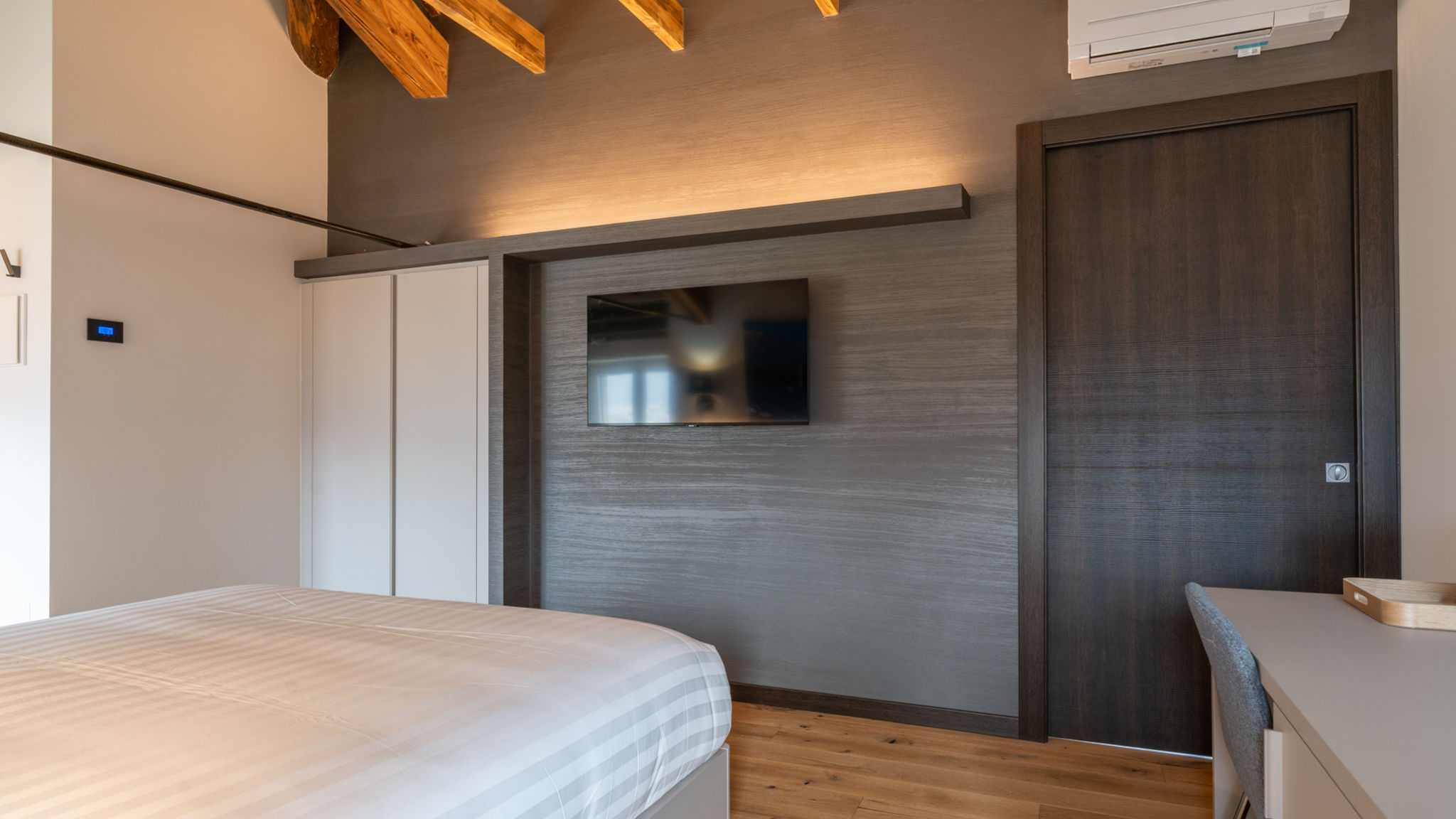 Italianway Calolziocorte 4 Elements - Italian GuestHouse - Lava Suite